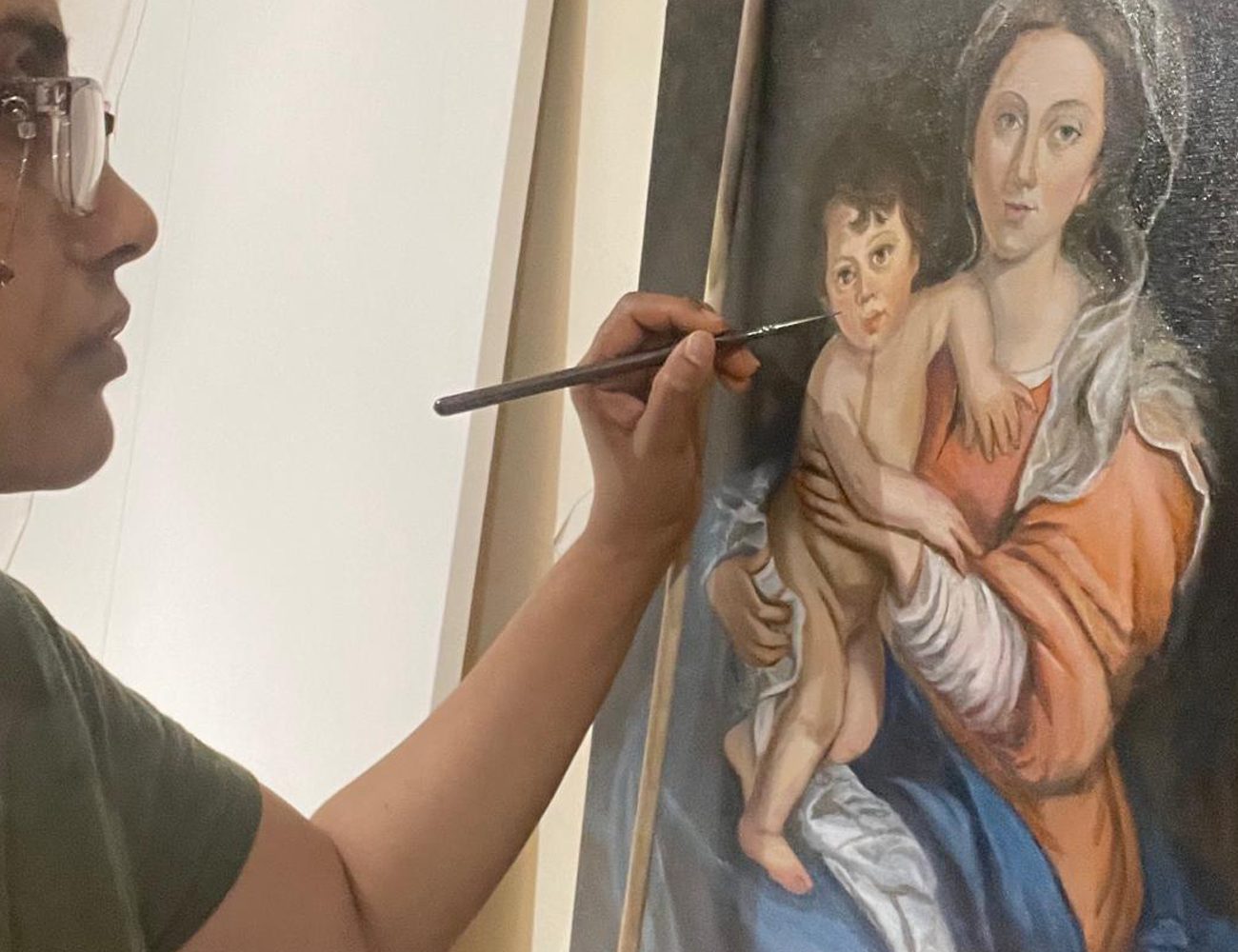 Painting a Madonna and Child oil reproduction after Murillo